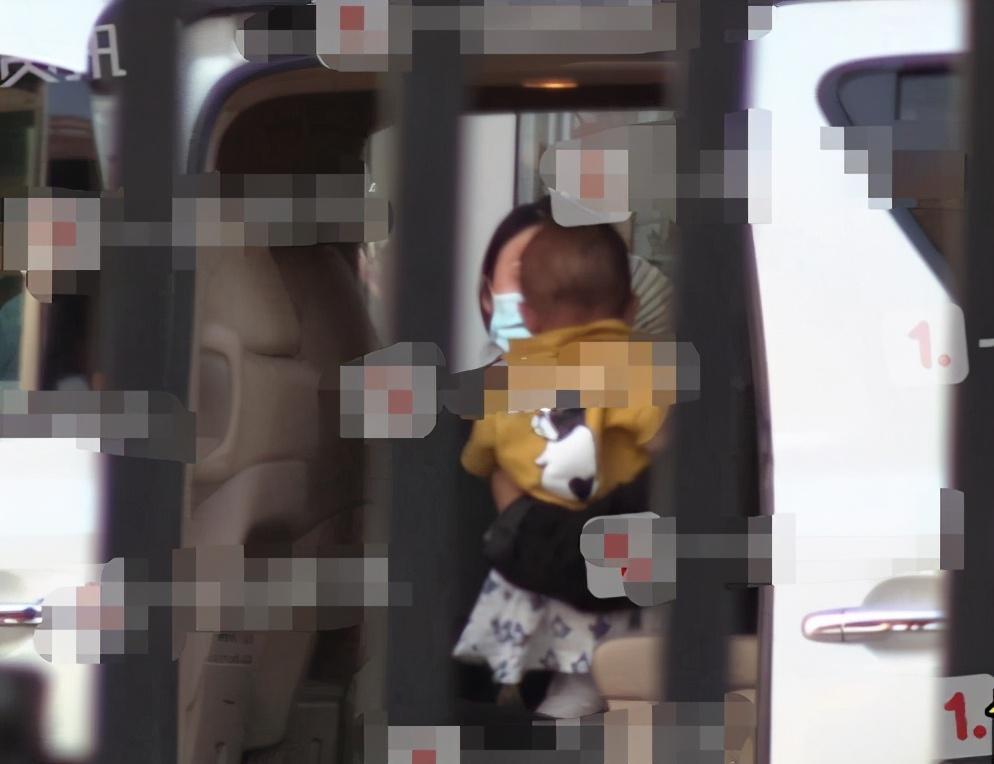 江一燕女儿首次露面,究竟是怎么一回事?