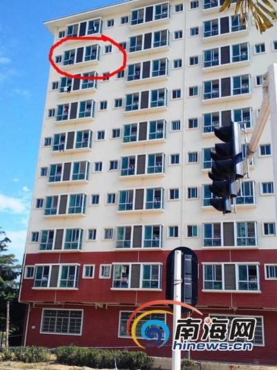 女学生学校产子后扔下楼?校方辟谣,究竟是怎么一回事?