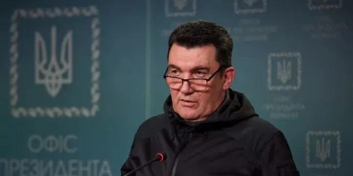 乌高官称“追杀俄罗斯人” 美回应,究竟是怎么一回事?