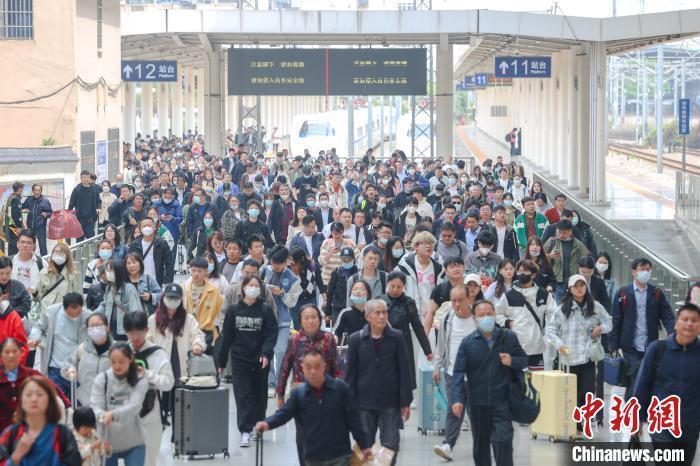 端午火车票今日开售：北京成都热度不减，“进淄赶烤”或再现