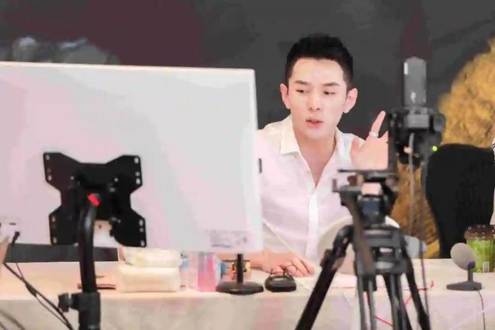 李佳琦背后的男人,已成为MCN行业首富