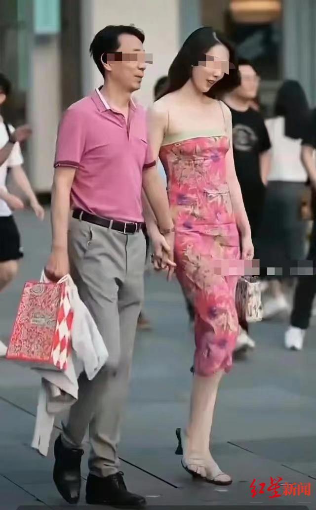 网传“牵手门”女子与研究生导师是亲属，学校：导师本人不在意，但保留对造谣者追责的权利