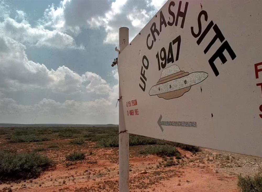 美国调查人员曝进入坠毁UFO亲身经历：发生“时空扭曲”，待几分钟相当于4小时，感到恶心迷失方向