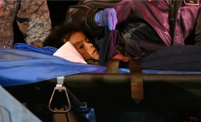 4名儿童坠机40天后生还:姐姐带领弟妹摘果求生,母亲的嘱托成为动力