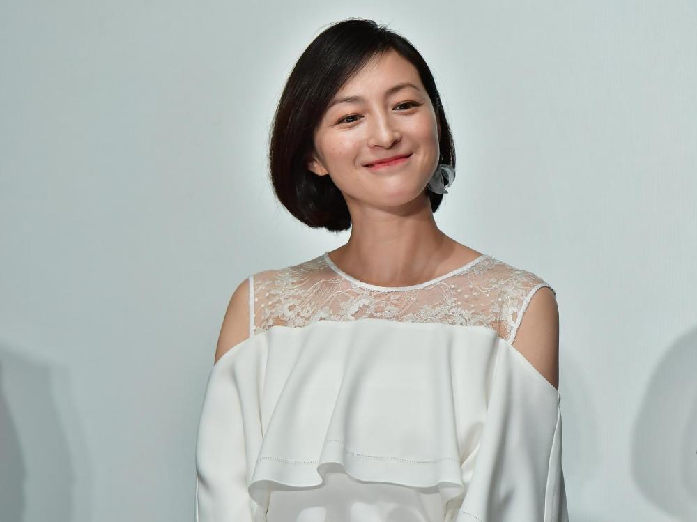 广末凉子道歉，承认出轨厨师，演艺事业将无限期停工