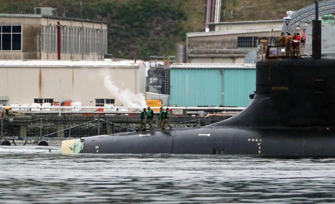 惨！看到南海撞山核潜艇的现状后，他们怒了……