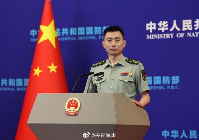 新任国防部新闻发言人张晓刚亮相