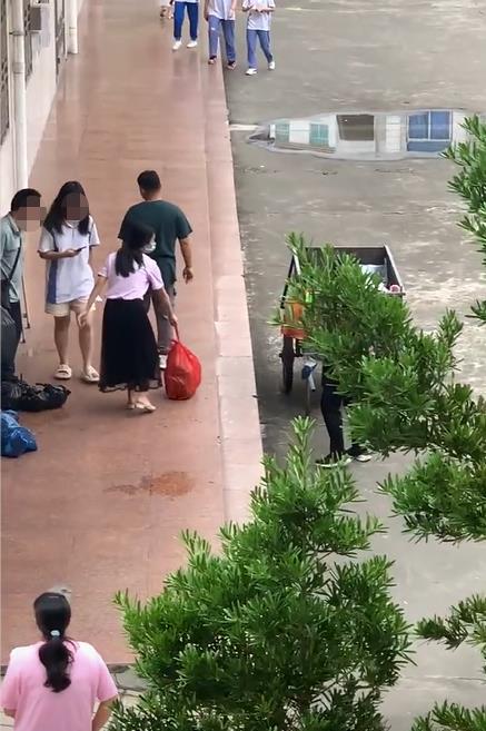 广东一职校老师扔掉学生百余份外卖引关注 教育局：校方出于食品安全考虑，已去实地调查