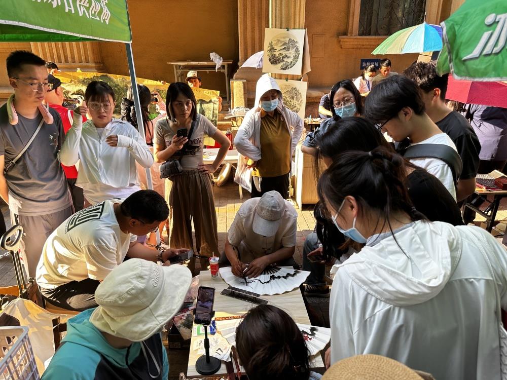 淄博狂飙90天：烧烤降温流量下滑，小饼厂利润从百万跌至不足10万