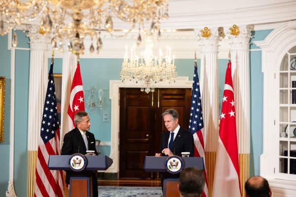 布林肯否认美国与伊朗接近达成协议