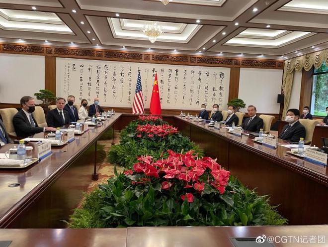 王毅与布林肯会面