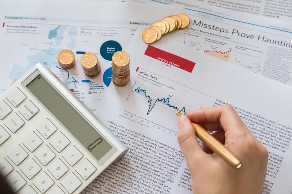 银行人的“存款保卫战”：利率一降再降，拉存款难上加难