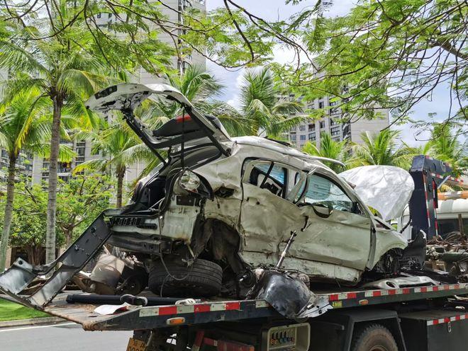 海口突发车祸！1死1伤！特斯拉撞飞越野车