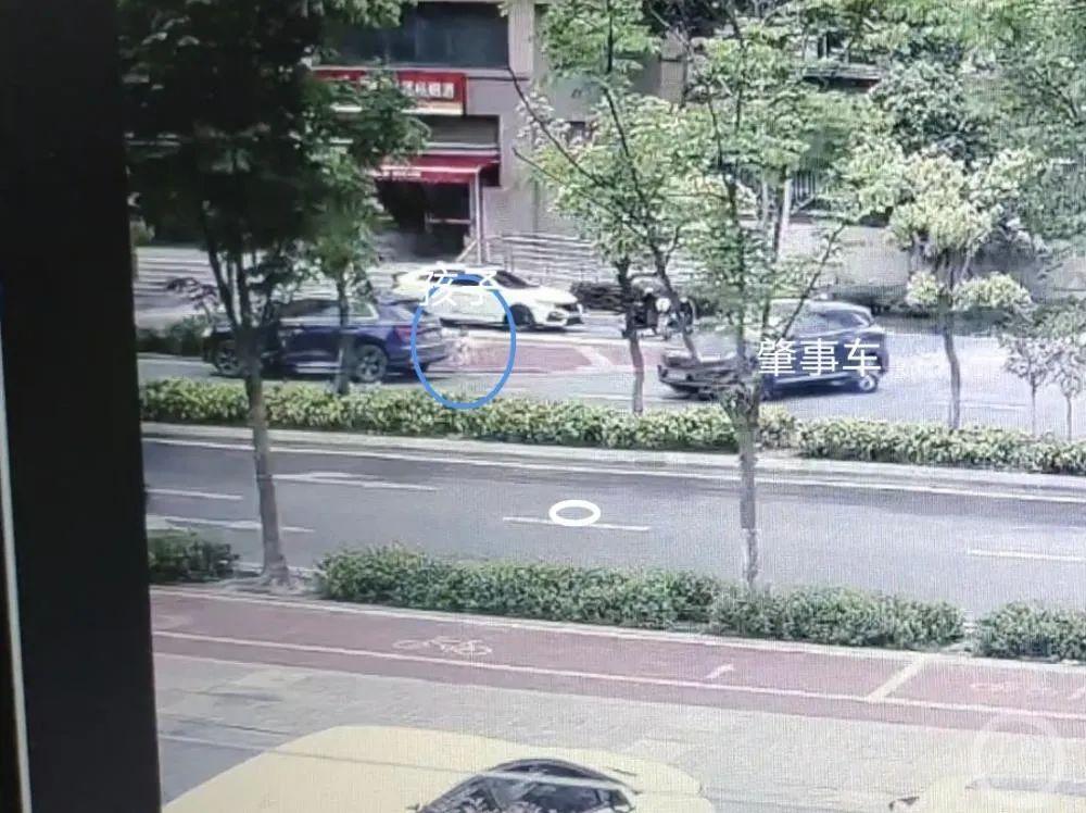 南京5岁女孩遭东航飞行员驾车碾压死亡，双方被认定负同等责任