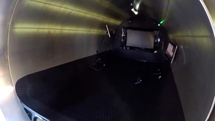 亿万富豪，消失于水下3800米