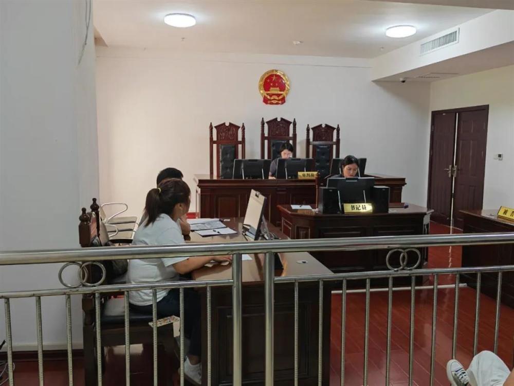 连生6女还被要求“务必生个男孩”，女子逃回娘家诉讼离婚遭法院驳回