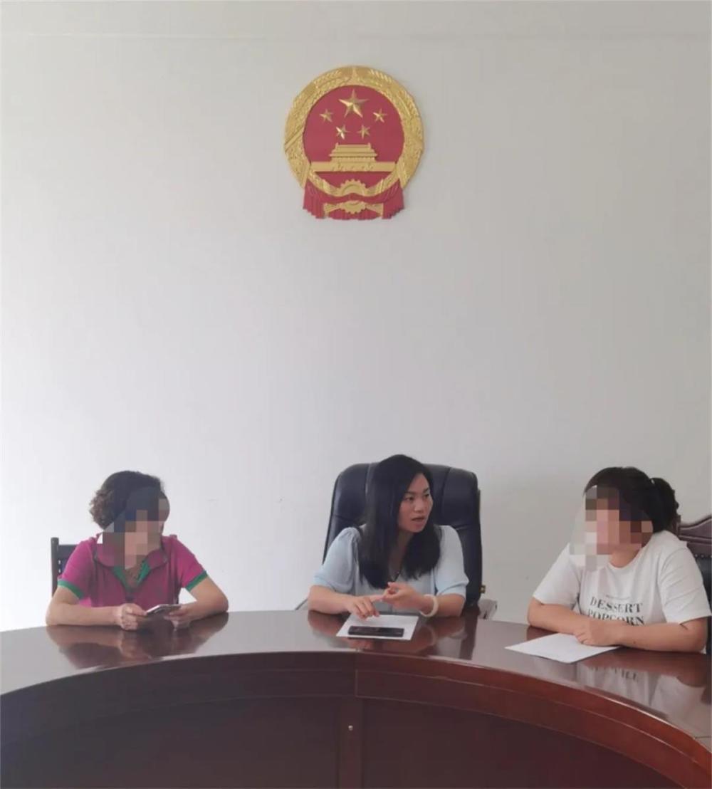 连生6女还被要求“务必生个男孩”，女子逃回娘家诉讼离婚遭法院驳回