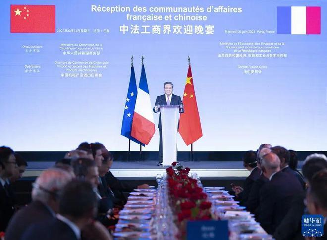 李强会见法国总统马克龙