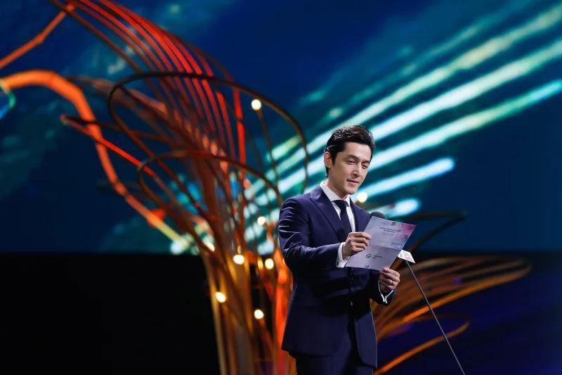 《人世间》《县委大院》成白玉兰奖“双黄蛋”，《狂飙》颗粒无收