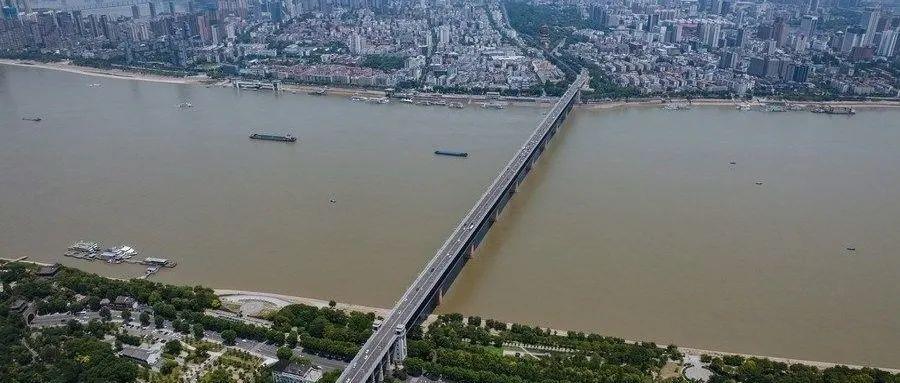 冲刺两万亿，中部第一城向东“补课”