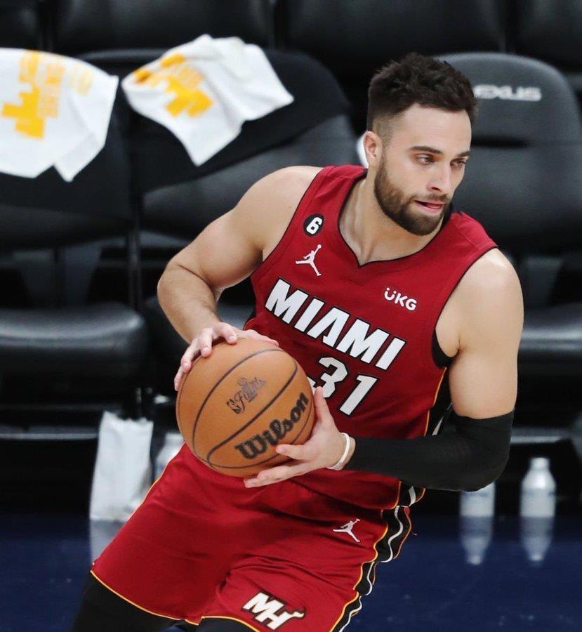 美媒详解湖人休赛期4大计划：续约里夫斯八村垒 追热火神射＋小库里