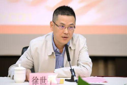 大搞政商勾连，隐身幕后敛财，广东省政府原副秘书长郑人豪被双开