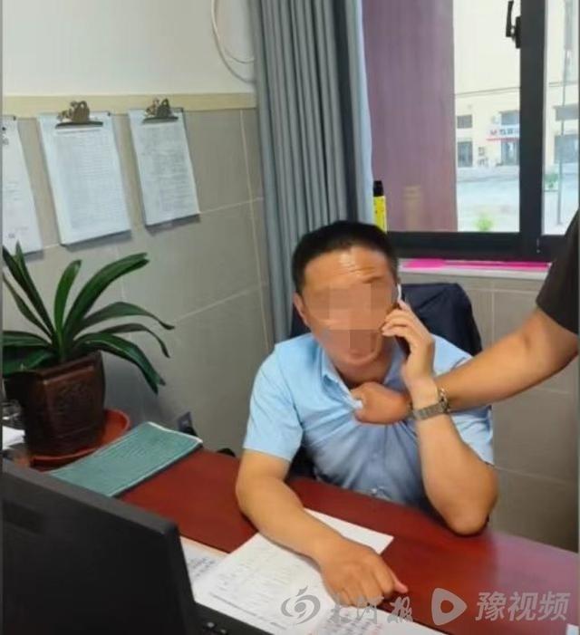 14岁学生被单独关教室8天，学校称其太调皮才单独开班？家长：通过监控确定基本没上课，警方：之后会给答复