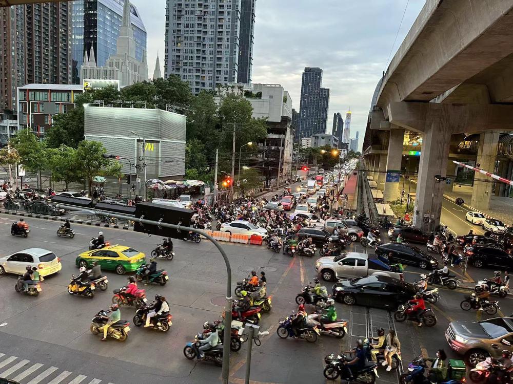 泰国人为啥偏爱中国新能源车：“不便宜，但很酷！”