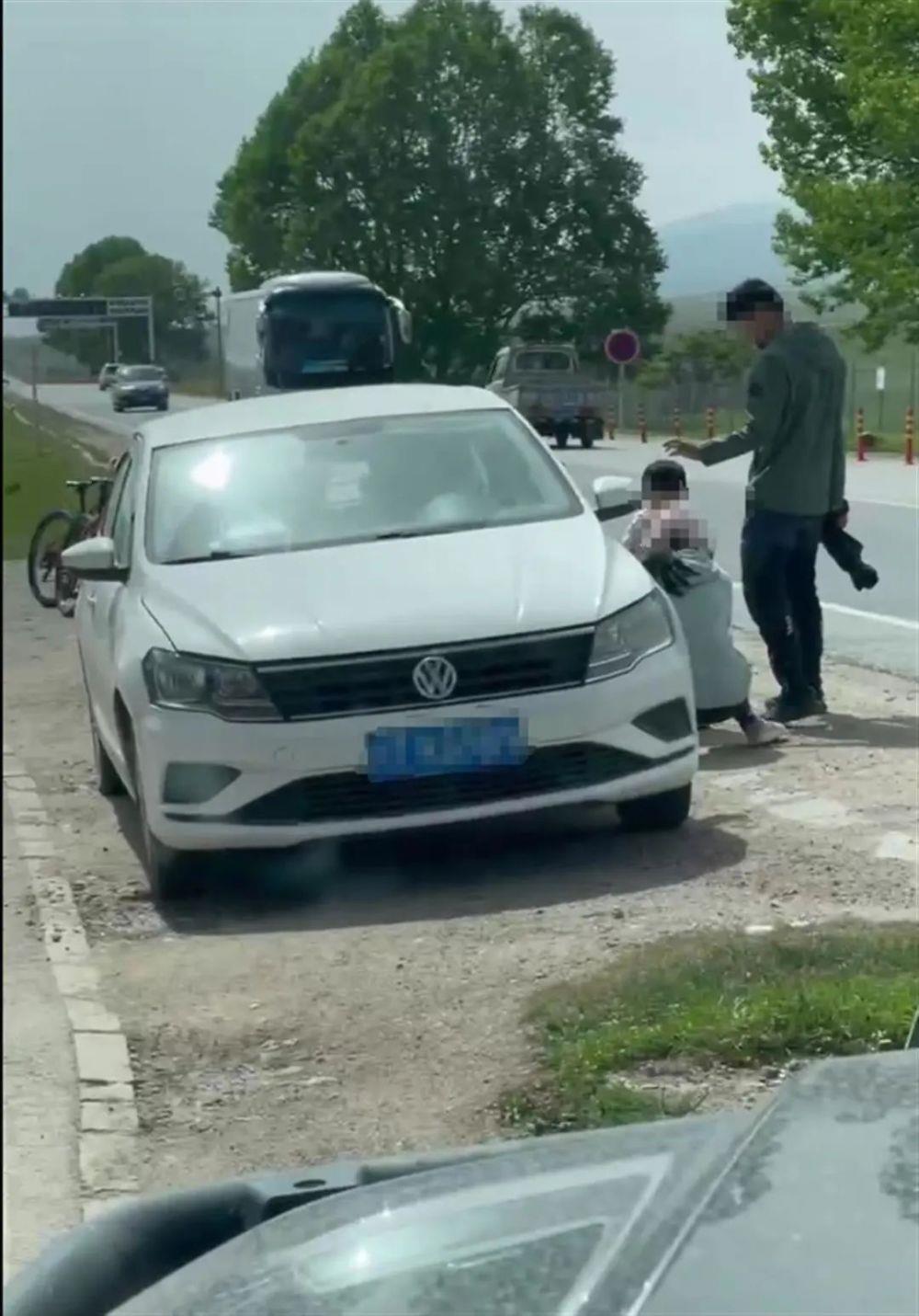 游客称在青海湖附近路边停车买水遭驱赶，当地回应