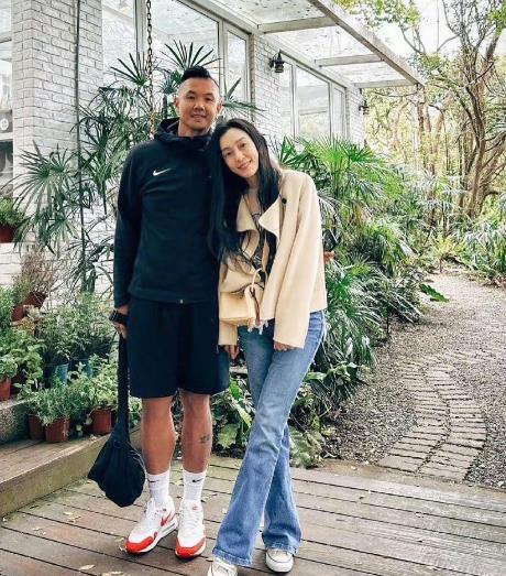 范玮琪再发文力挺陈建州：我丈夫是个正直的人，滴酒不沾