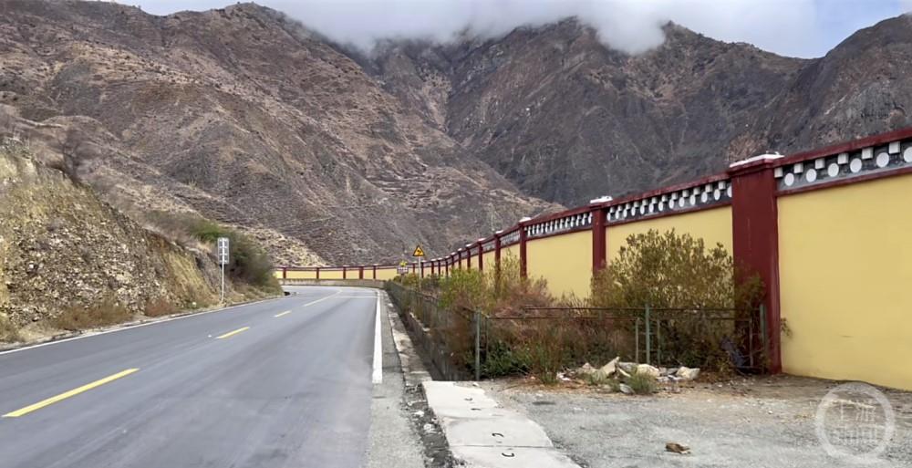 新华社发文狠批“筑墙挡景”，被曝光景区的“墙”还能挺多久