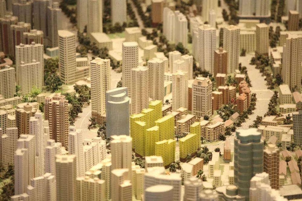 顶层能看故宫的豪宅入市！亿万富豪顶着40度高温看房，茶水费要160万