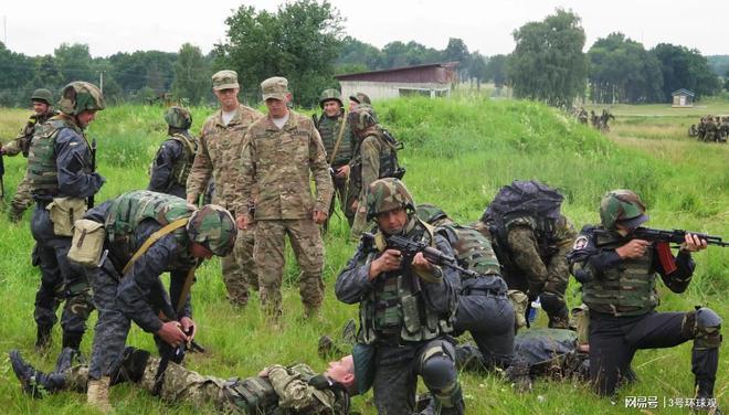 西方职业军人改头换面，进入乌克兰？俄外长暗示了他们的危险处境