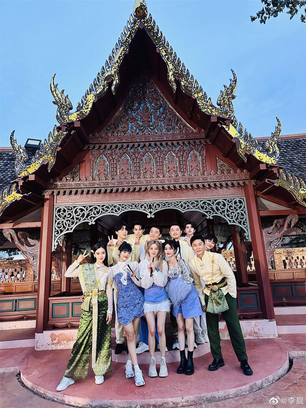 本周五《奔跑吧》延期播出，原定蔡徐坤担任飞行嘉宾