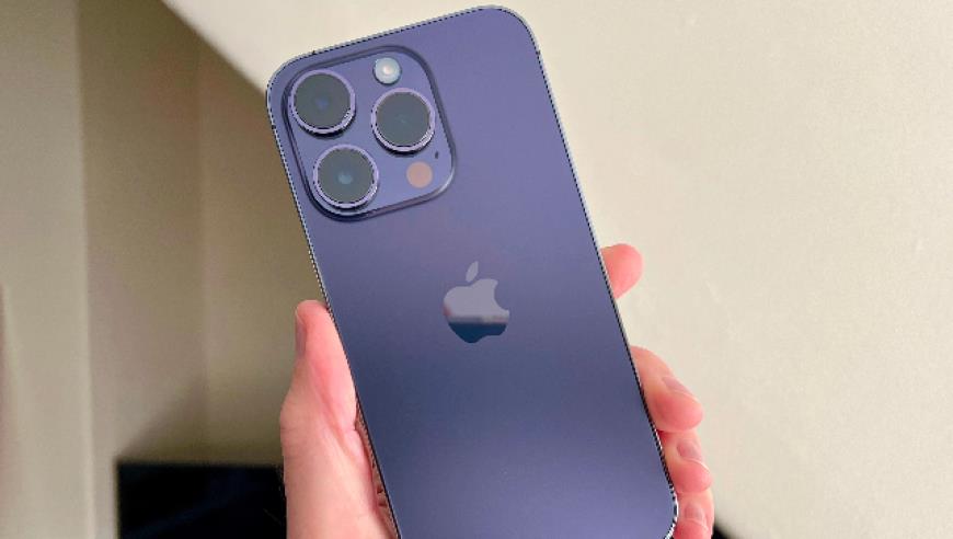 iPhone 15已在试产！富士康8000元奖金扩大招工，求职者却还不想进厂