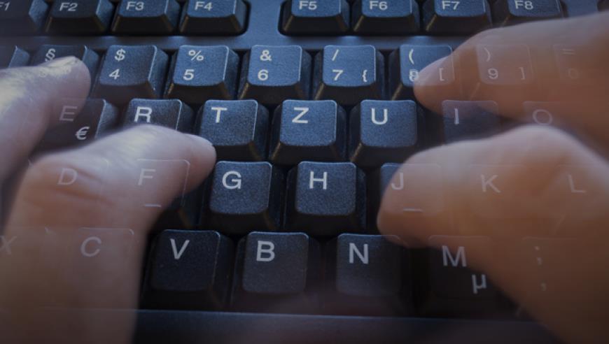 侠客岛：不实“小作文”是网络公害