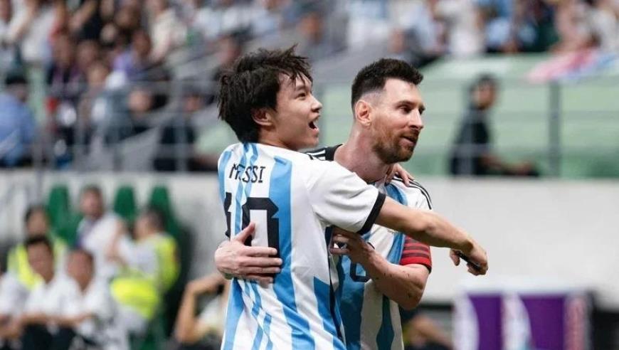 梅西说别为难那位冲进场的球迷？纯属编造｜较真札记