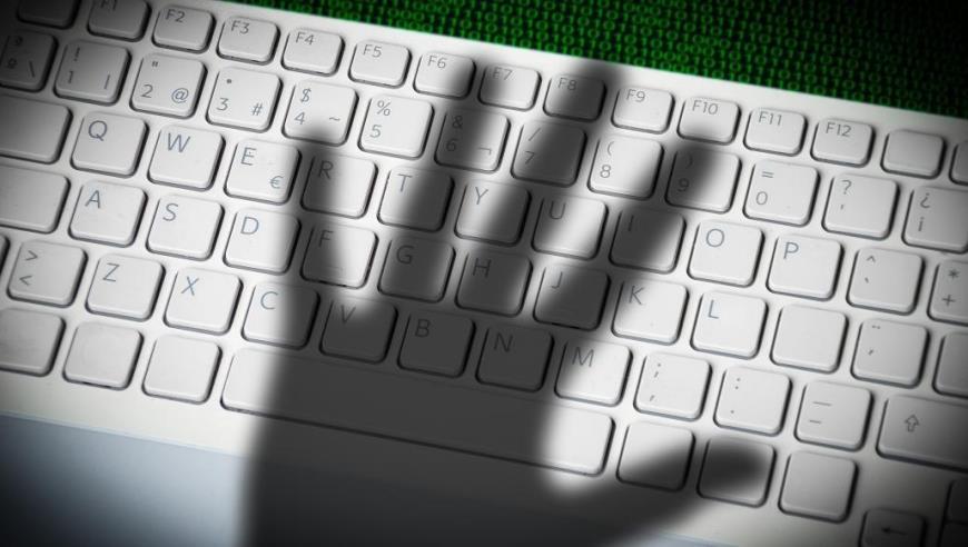 儿童防性侵十年报告：熟人作案比例高，“网络性侵”亟须重视