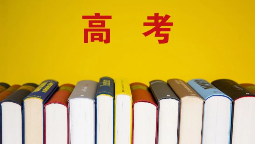 足球巨星承认在女友孕期出轨网红，内马尔致歉！