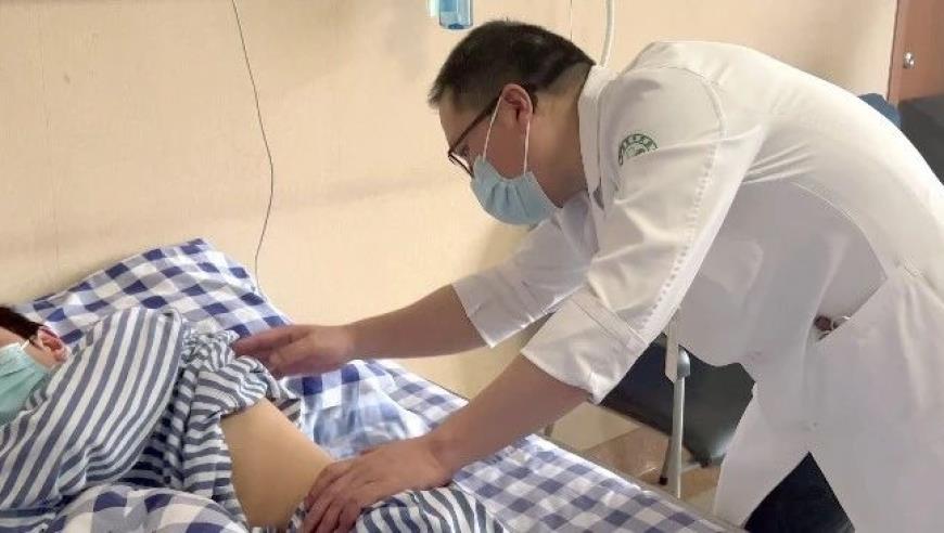 高铁踹座老人为退休政法干部？官方回应：涉事老人未曾担任公职