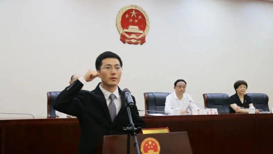 官方回应“青海湖保安不让停车拍照”：事发地是禁停路段，已获当事游客理解