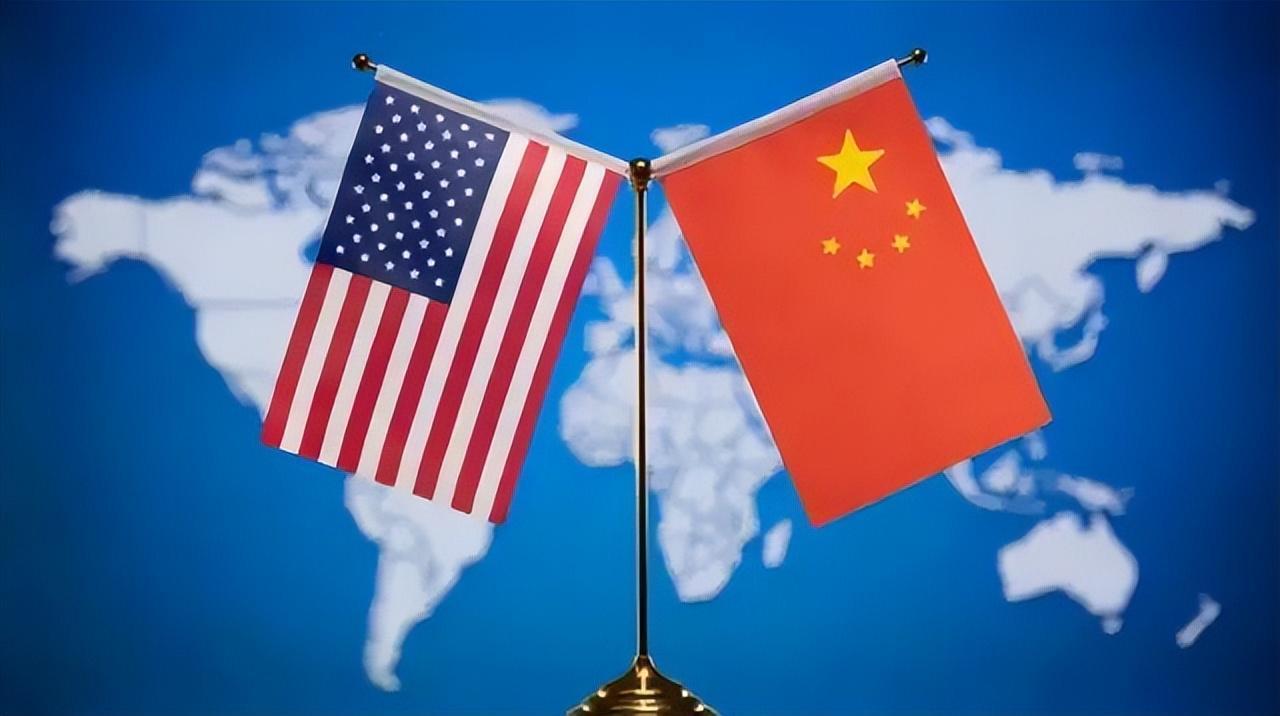 福建舰被拍到甲板裂缝？赖岳谦笑了,究竟是怎么一回事?