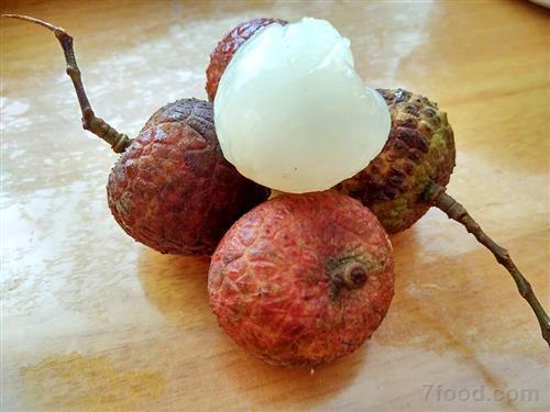 夏天猛吃荔枝要小心低血糖