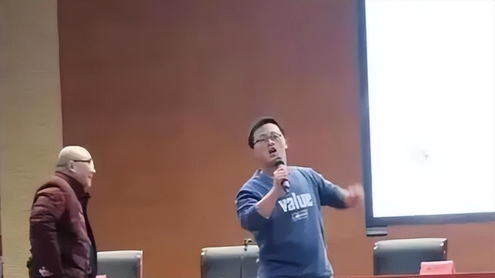 教育局辟谣“抢话筒”学生高考387,究竟是怎么一回事?