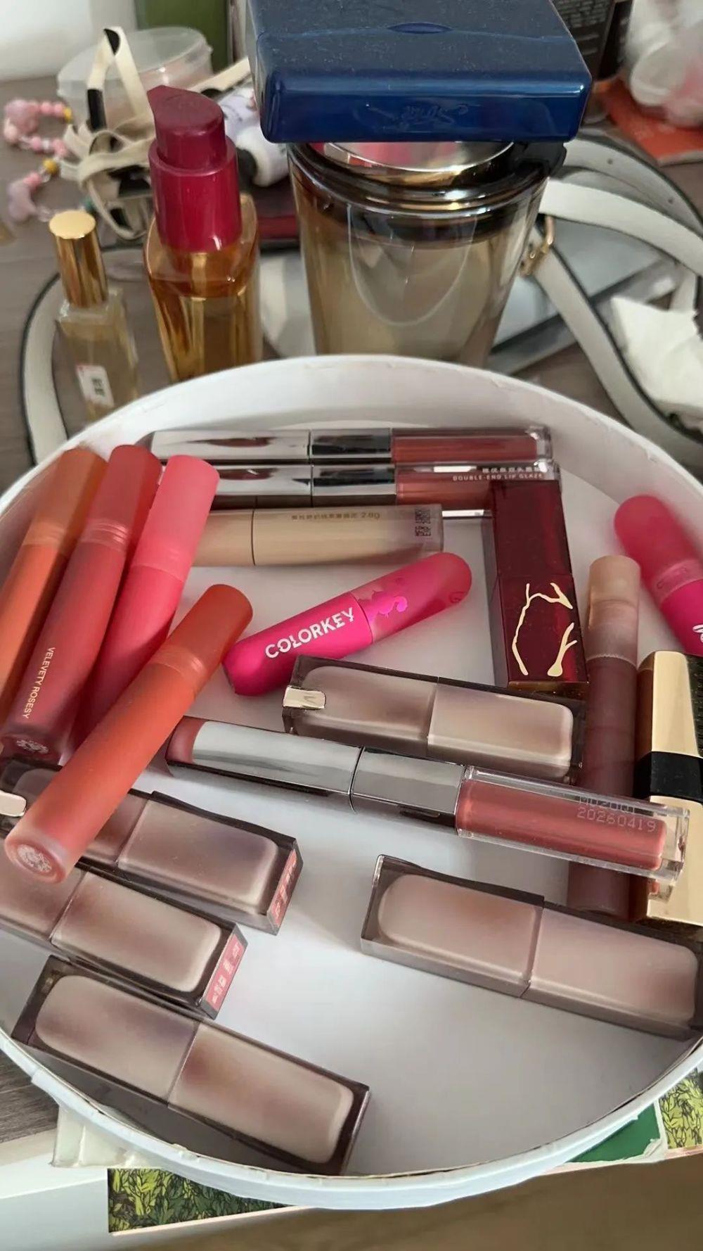 警惕小钱致贫的拿铁效应：如果每天买杯咖啡，30年要花几十万