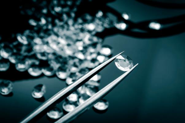 价格大“跳水”！今年以来价格已下跌6.5％，钻石卖不动了？