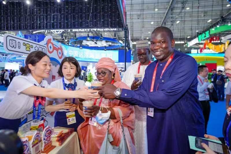 一次买10包,中非博览会上非洲咖啡豆成“网红”