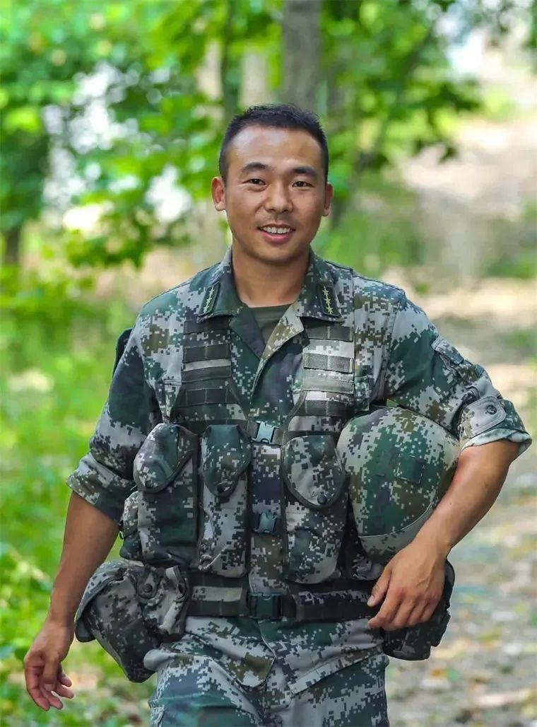 和平年代，他凭什么能集齐一二三等功？