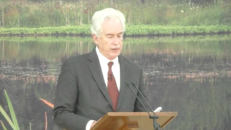 美中情局长英国演讲提19次“中国”，称“脱钩是愚蠢的”