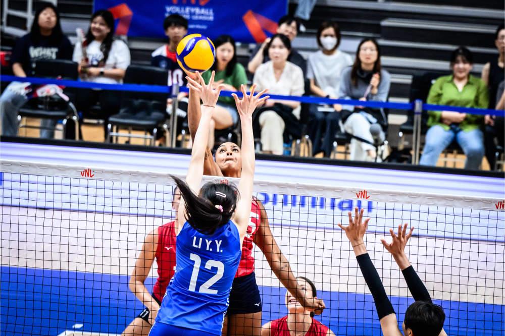 世联赛中国女排3-2逆转奥运冠军美国队 分站赛暂列第4晋级总决赛